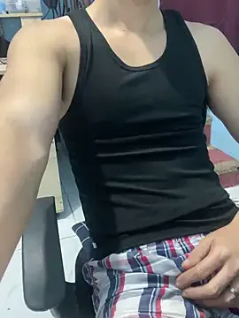 roouse – webcam model profile photo Image 10