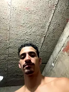 roouse – webcam model profile photo Image 5