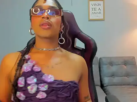 chanbery – webcam model profile photo Image 3