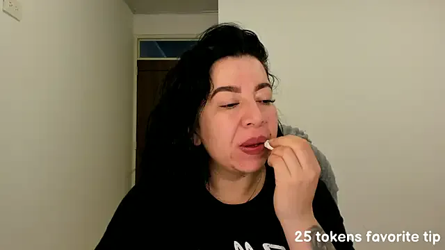  – webcam model profile photo Image 3