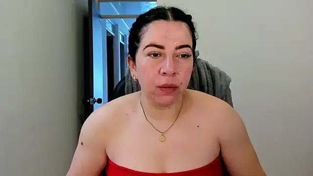  – webcam model profile photo Image 4