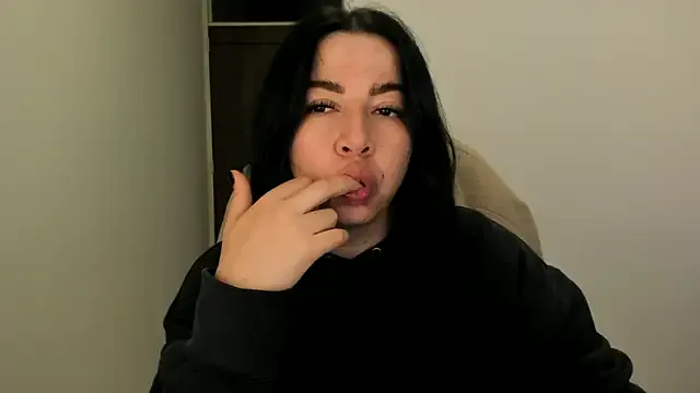  – webcam model profile photo Image 8
