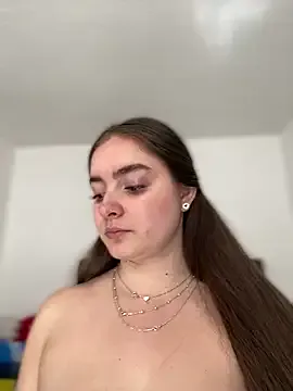 roouse – webcam model profile photo Image 4