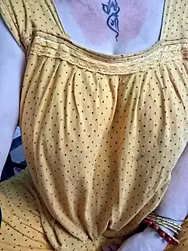 Sofiyaa_39 – webcam model profile photo Image 15