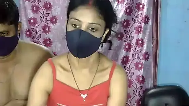 roouse – webcam model profile photo Image 10