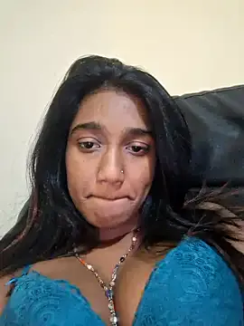Sofiyaa_39 – webcam model profile photo Image 17