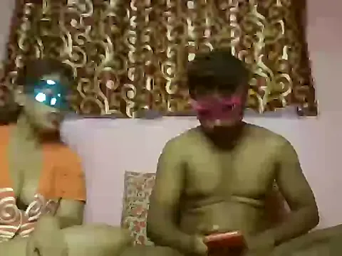 roouse – webcam model profile photo Image 2