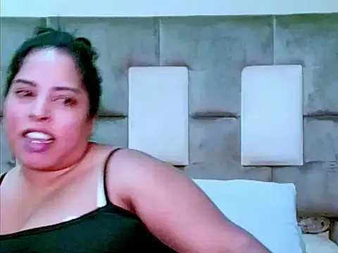 RollDolls – webcam model profile photo Image 2