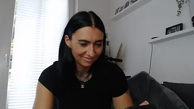 LOVE_MIREI_LOVE – webcam model profile photo Image 17