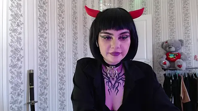 RoxyBuch – webcam model profile photo Image 3