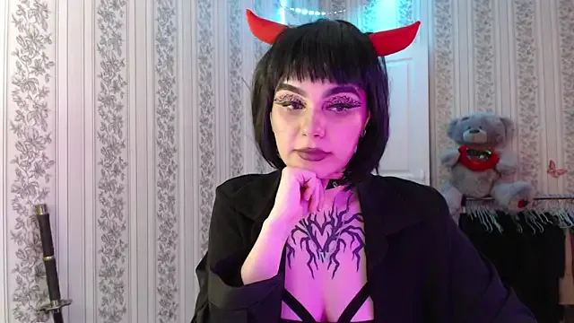 RoxyBuch – webcam model profile photo Image 5