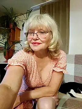 Nonchan_ – webcam model profile photo Image 8