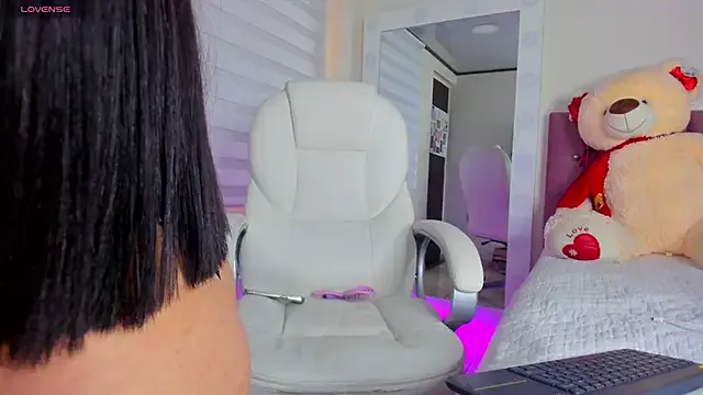 BrownieyQueen – webcam model profile photo Image 12