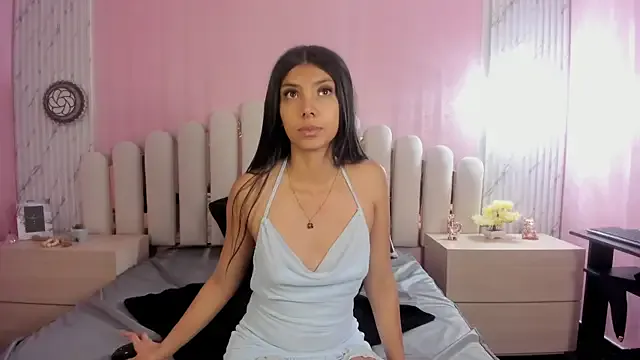 maataaan – webcam model profile photo Image 12