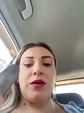 Isabellaa_Garcia_ Image 2