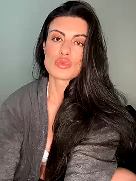 zui_lu – webcam model profile photo Image 14