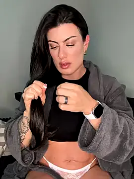 zui_lu – webcam model profile photo Image 4