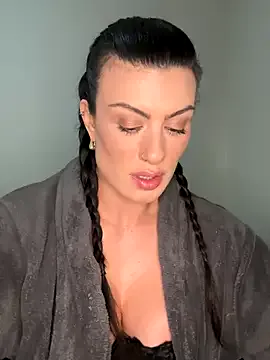 zui_lu – webcam model profile photo Image 5