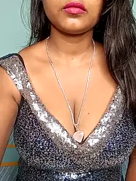 Yui-Ch – webcam model profile photo Image 11