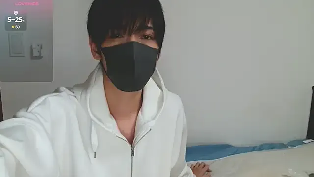 roouse – webcam model profile photo Image 3