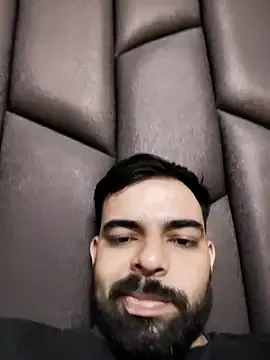 LT-333 – webcam model profile photo Image 2