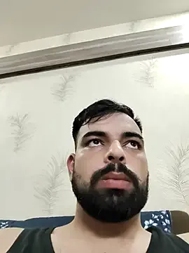 LT-333 – webcam model profile photo Image 3