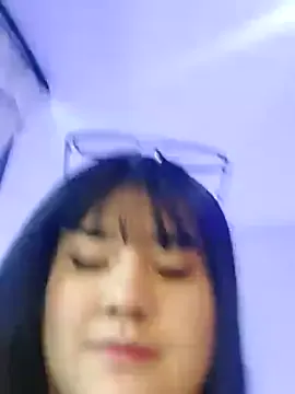 AishaHart – webcam model profile photo Image 14