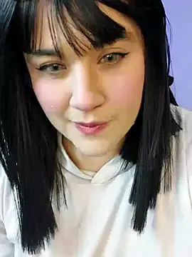 AishaHart – webcam model profile photo Image 2