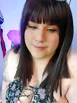 AishaHart – webcam model profile photo Image 6