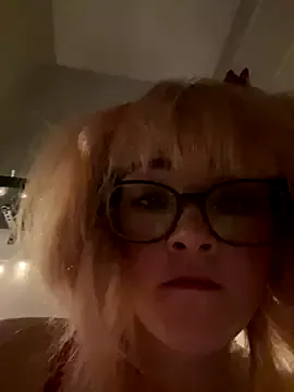 NA-KAREN-V8 – webcam model profile photo Image 4