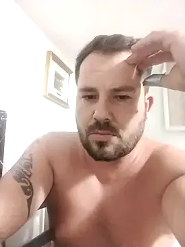 roouse – webcam model profile photo Image 13