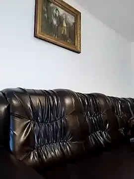 roouse – webcam model profile photo Image 3