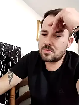 roouse – webcam model profile photo Image 5