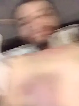 roouse – webcam model profile photo Image 9