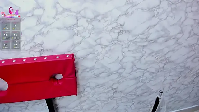 zui_lu – webcam model profile photo Image 11