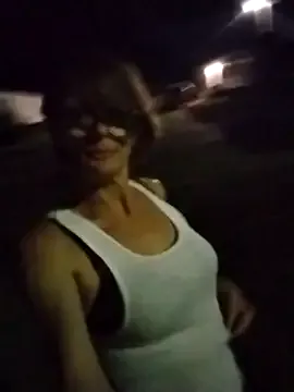 mc-Olivia – webcam model profile photo Image 18