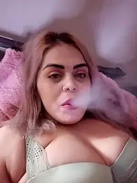 GouGou-111 – webcam model profile photo Image 16