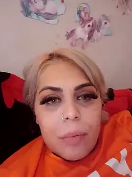 GouGou-111 – webcam model profile photo Image 6