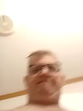  – webcam model profile photo Image 19