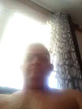  – webcam model profile photo Image 8