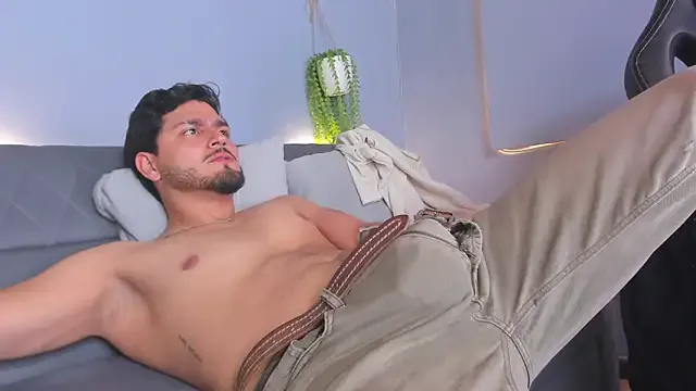 Rodrigues_Lucas – webcam model profile photo Image 3