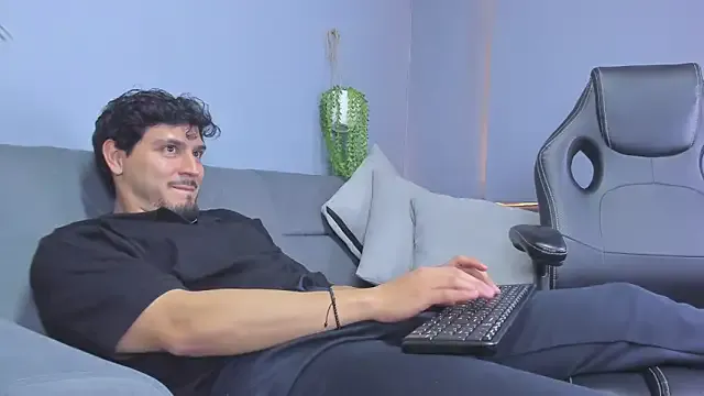 Rodrigues_Lucas – webcam model profile photo Image 9