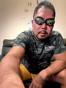  – webcam model profile photo Image 3
