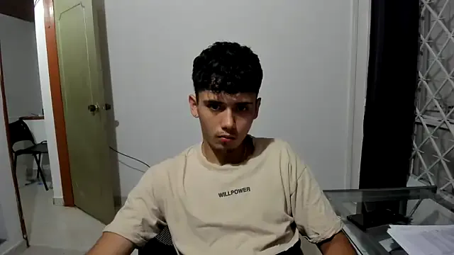 Benson18y – webcam model profile photo Image 4