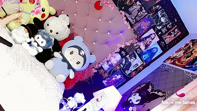 roouse – webcam model profile photo Image 4