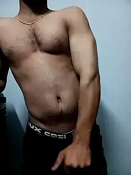 Yui-Ch – webcam model profile photo Image 14