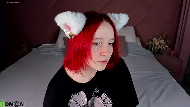 roouse – webcam model profile photo Image 3
