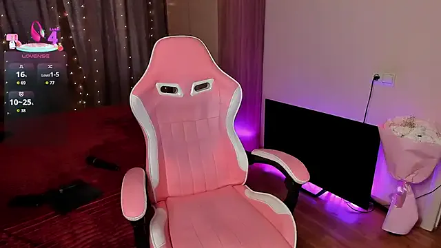 roouse – webcam model profile photo Image 17