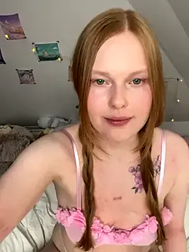 MOEMOE-Q – webcam model profile photo Image 2