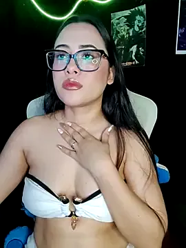 HornyMom_ – webcam model profile photo Image 3